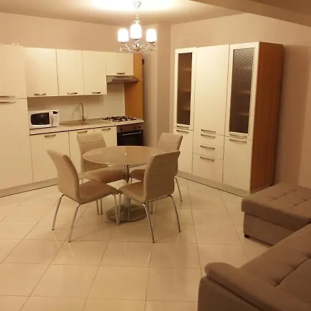 Alisia 公寓 马马亚